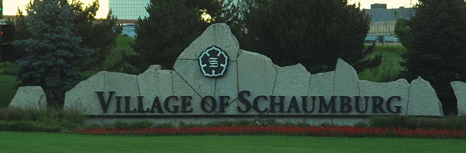 Schaumburg,_Illinois_welcome_sign Schaumburg,_Illinois_welcome_sign